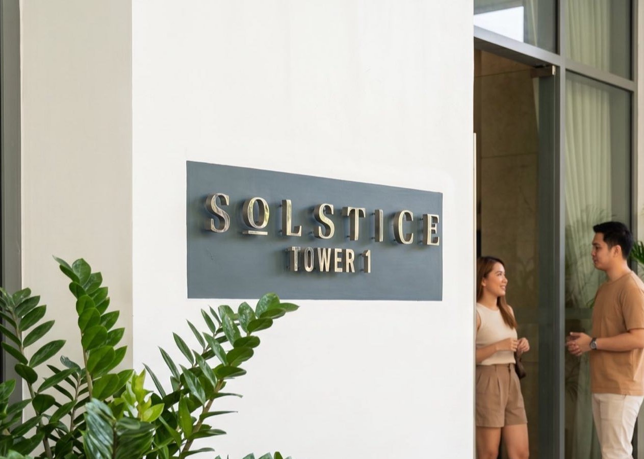 SOLSTICE Tower 1 entrance signage